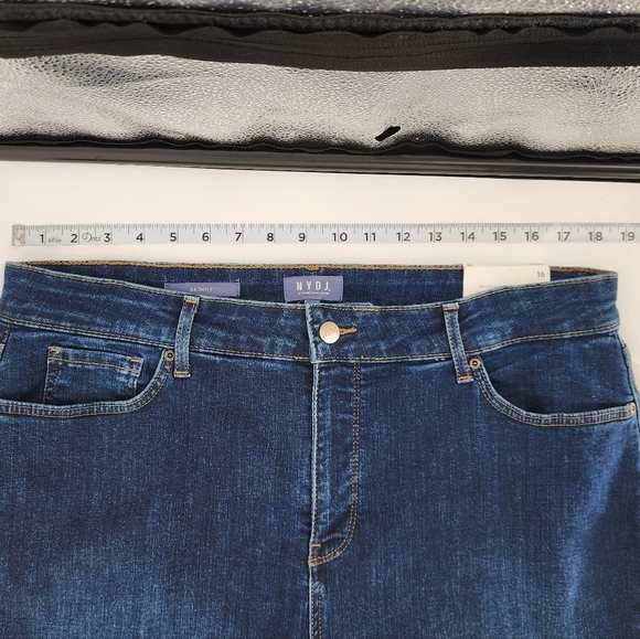 NYDJ NWT Skinny Jeans Lift Tuck Technology Medium Wash 16 - Picture 8 of 13